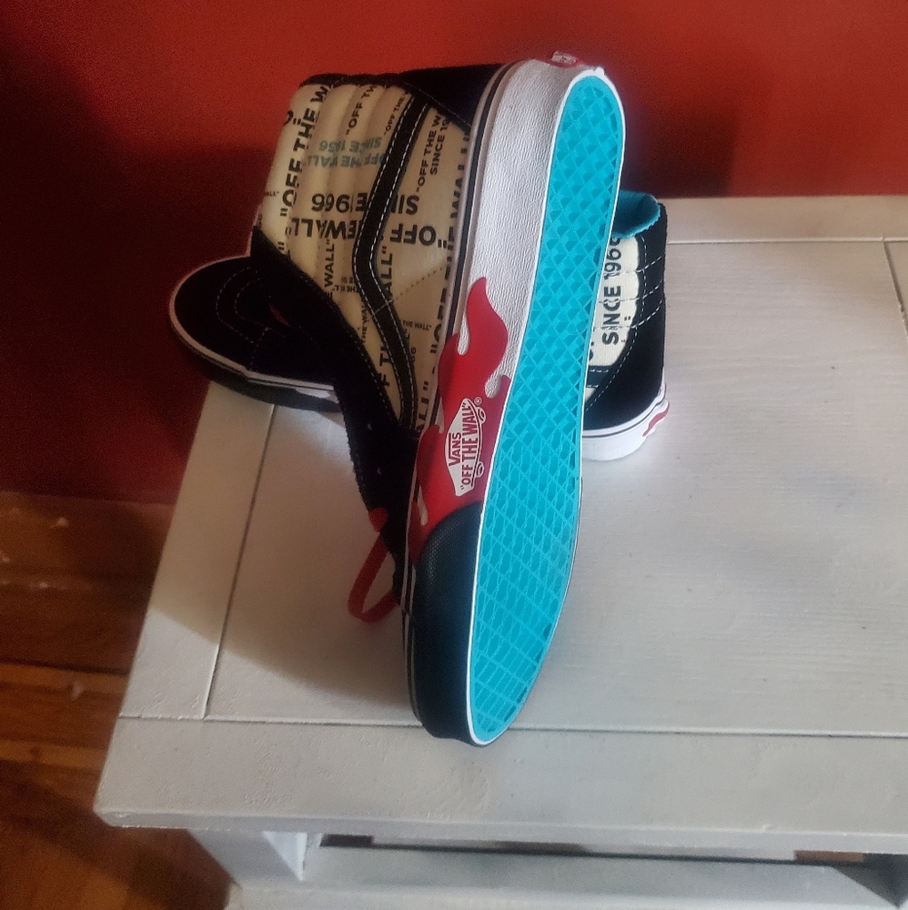 Vans - Picture 2 of 3